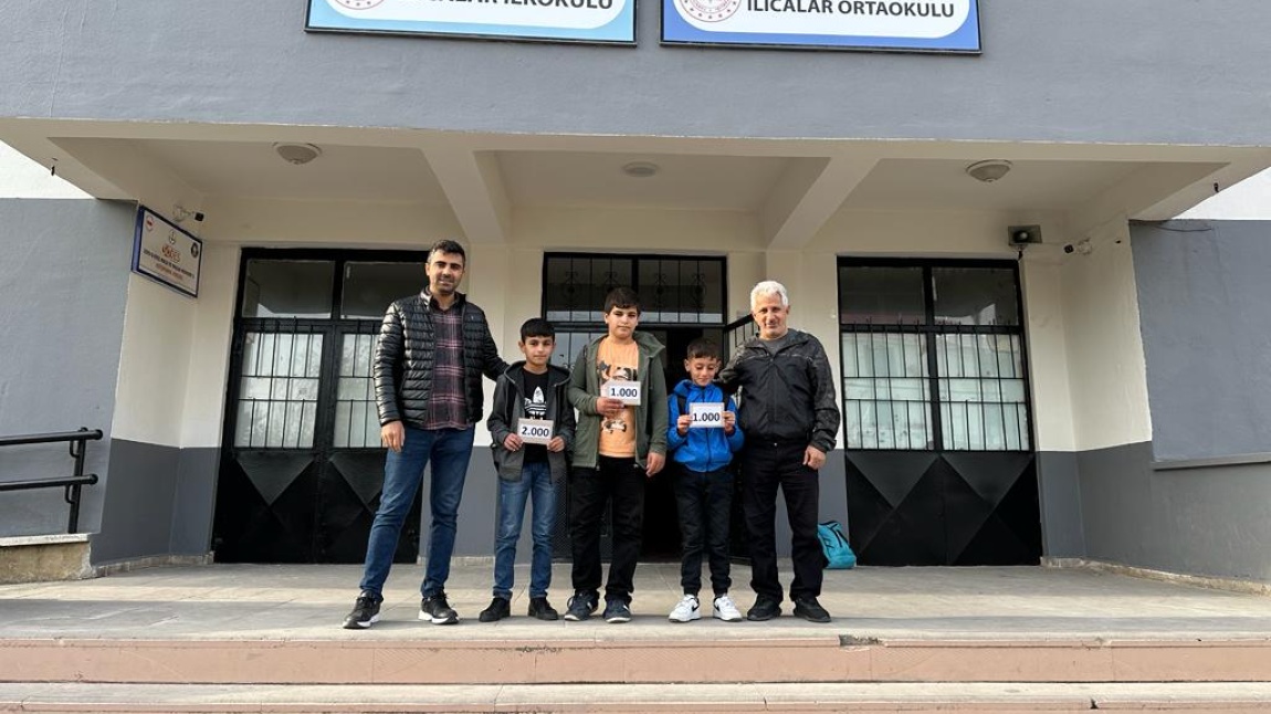 29 Ekim Cumhuriyet Bayramı Satranç turnuvasında öğrencilerimiz dereceye girdi.